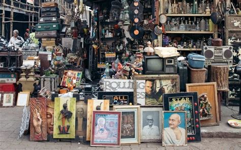 Visiting the Chor Bazaar: Mumbai Thieves Market