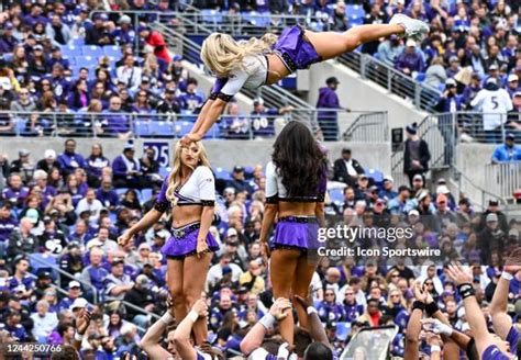 Baltimore Ravens Cheerleaders Photos and Premium High Res Pictures ...