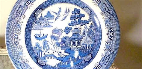 11 Surprising Facts About Blue Willow China | LittleThings.com