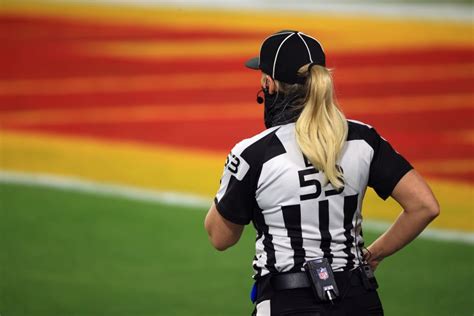 Photos from Sarah Thomas becomes first female to officiate an NFL Super ...