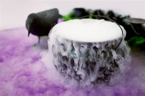 7 Halloween Dry Ice Ideas (Plus How to Make It) to Kick off Spooky ...