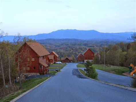 Amusement Authority: Dollywood Cabins Review and Tips 2014