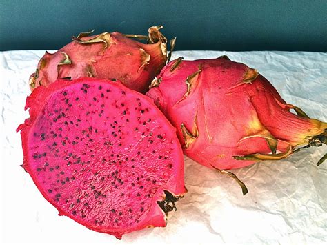 Passionately Raw! : Red Dragon Fruit Smoothie