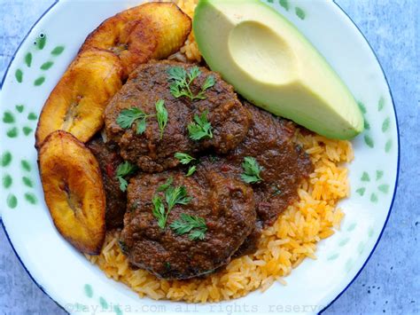 Beef stew in tamarind sauce - Seco de carne con tamarindo