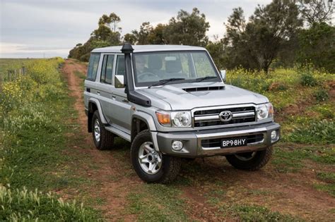 2017 Toyota LandCruiser 76 Wagon Review | Practical Motoring