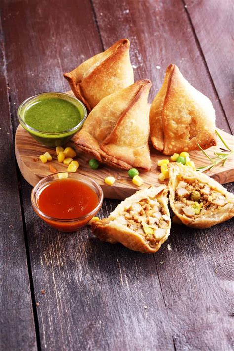 31 Best Indian Street Food You May Like to Try