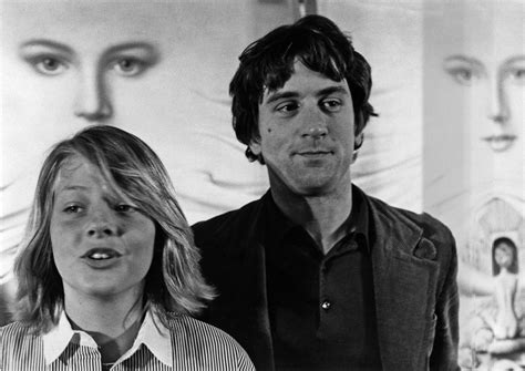 Robert De Niro and a young Jodie Foster promoted Taxi Driver in 1976 ...