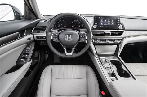 2018 Honda Accord Touring 2.0T Interior Review - Car Empires