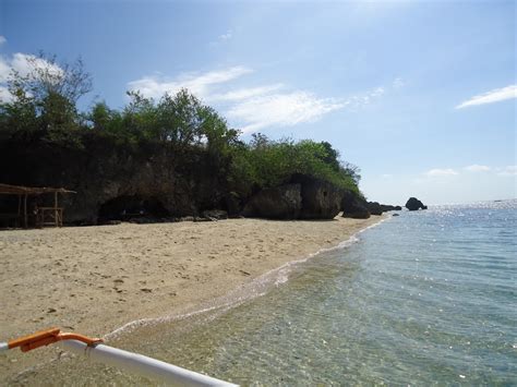 Summer in the Philippines: Famous Beaches, Different Types of People and Spending for Fun