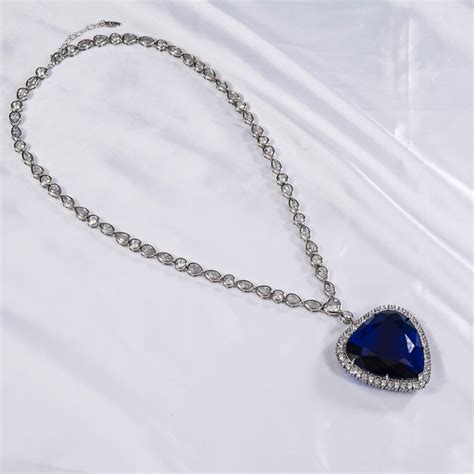 Titanic Heart of The Ocean Necklace & Pendant 55 Carat Deep blue ...