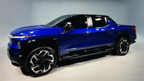 Chevrolet Silverado: Electric pickup unveiled during CES 2022