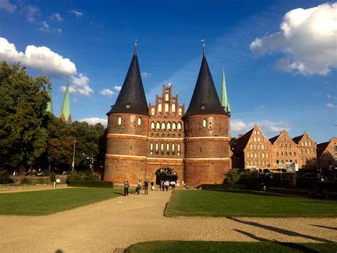 CHRISTMAS MARKETS IN LUBECK, GERMANY | Beauty And The Dirt