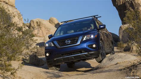 2017 Nissan Pathfinder - Off-Road | Caricos