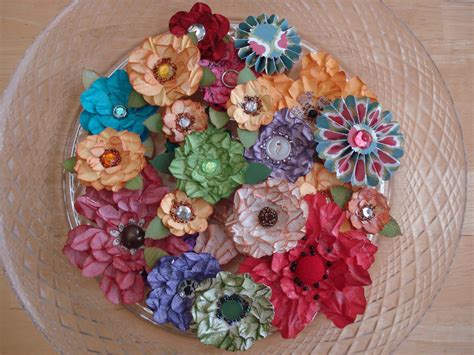 CraftFusion: "Handmade Vintage Paper Flowers" with Cheryl Wildman