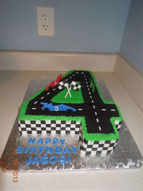 Race Track Cake - CakeCentral.com