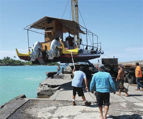 Back in the bay: Glass bottom boat returns to Kealakekua Bay - Hawaii ...