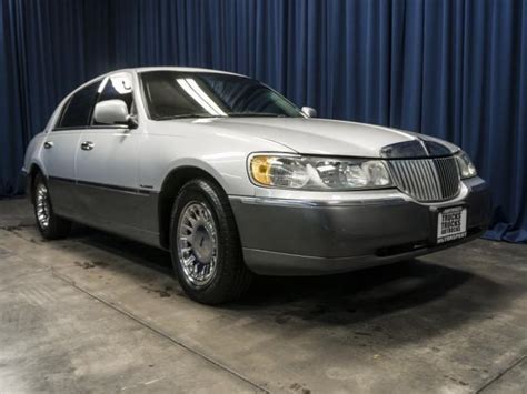 2002 Lincoln Town Car Cartier Cartier 4dr Sedan for Sale in Edgewood ...