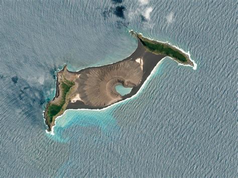 Tonga eruption: Shocking images show Hunga Tonga-Hunga…