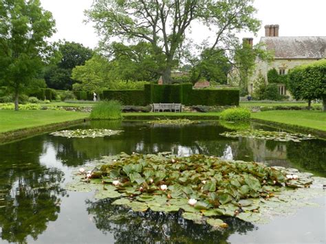 Bateman's garden East Sussex | English garden, Garden design, Beautiful gardens