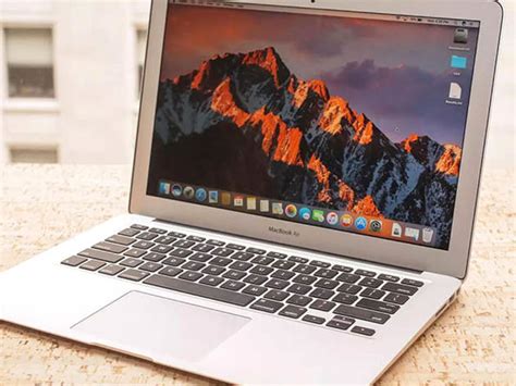 Apple MacBook Air 11” (Pre-Owned) Is Up For An Amazing Discount Offer ...