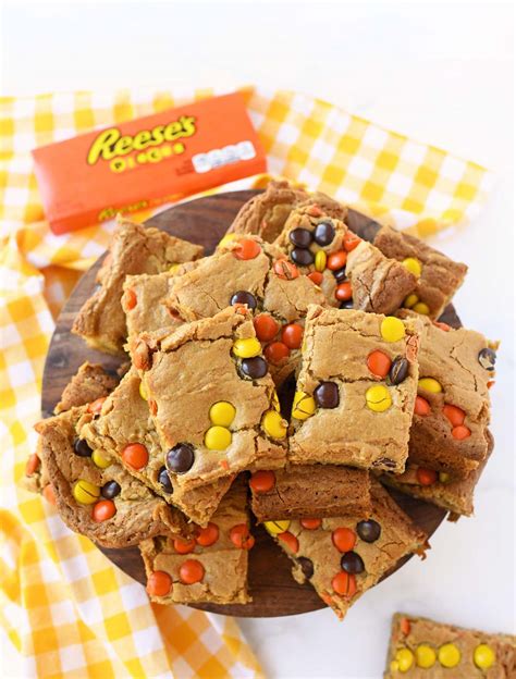 Chewy REESE's PIECES Peanut Butter Brownies - Sizzling Eats