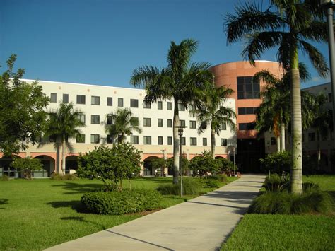 Florida International University - Unigo.com