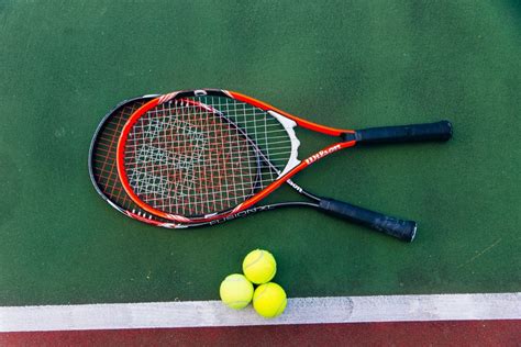 Parts of a Tennis Racket (with diagram) - Beginners Guide