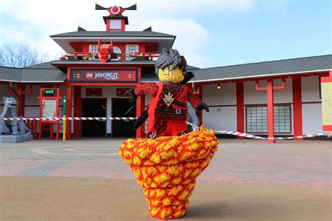 Legoland Billund: Ninjago World mit Lego "Ninjago – The Ride" eröffnet | zusammengebaut