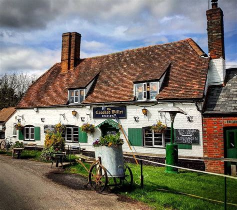 10 best pub walks in the Chiltern Hills | Best pubs, Mansions, Places