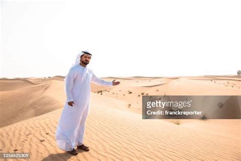 Welcome In Arabic Photos and Premium High Res Pictures - Getty Images