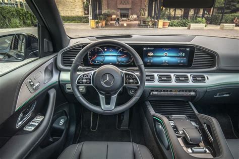 Here's Everything You Need To Know About The 2021 Mercedes GLE 350