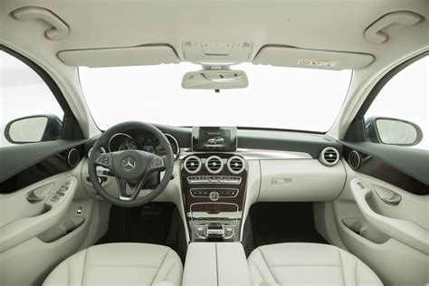 Mercedes-Benz C180 2015 - Exclusive - interior