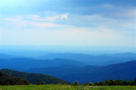 This is why they call them the Blue Ridge Mountains. [4288x2848][OC ...