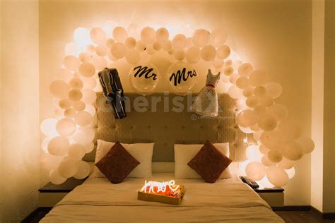 Marriage Anniversary Room Decoration Ideas - img-willow