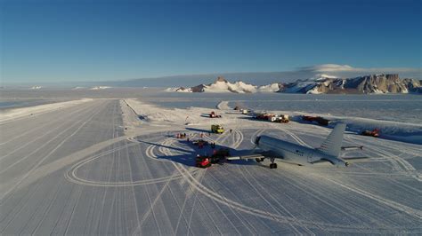 The First Commercial Airliner To Land On Icy Runway in Antarctica - Aviation Humor