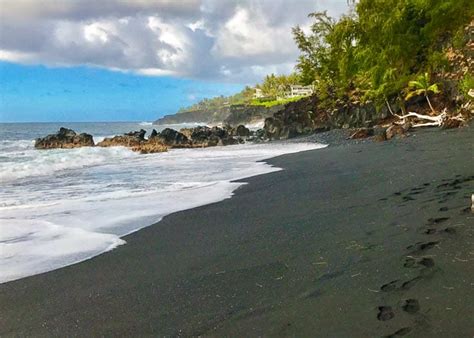 Where to Find the Best Black Sand Beaches in Maui