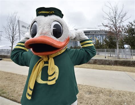 The Oregon Duck mascot once scared children and students | For The Win