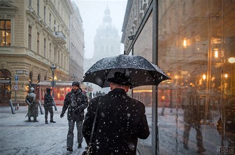 Beautiful images of Budapest blanketed in snow