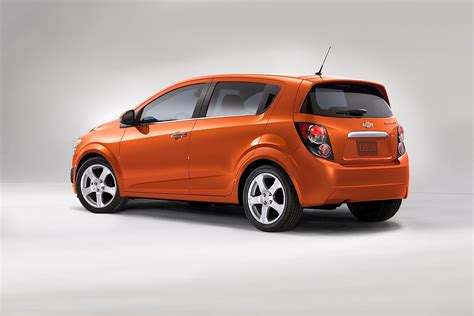 CHEVROLET Sonic Hatchback 5 Doors specs & photos - 2011, 2012, 2013, 2014, 2015, 2016, 2017 ...