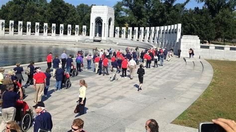 World War II Veterans Cross Memorial Barricades Despite Shutdown - ABC News