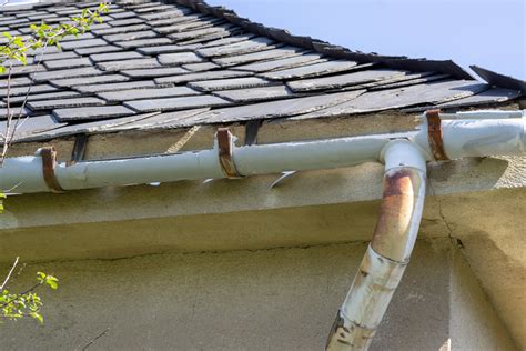 3 Common Causes of Leaking Gutters - Holy City Gutterworks