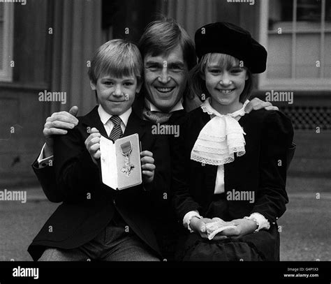 Kenny dalglish liverpool 1985 hi-res stock photography and images - Alamy