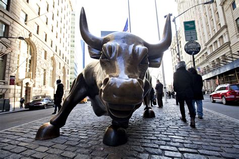 The ‘Charging Bull’ Statue—a Wall Street Christmas Tale - WSJ