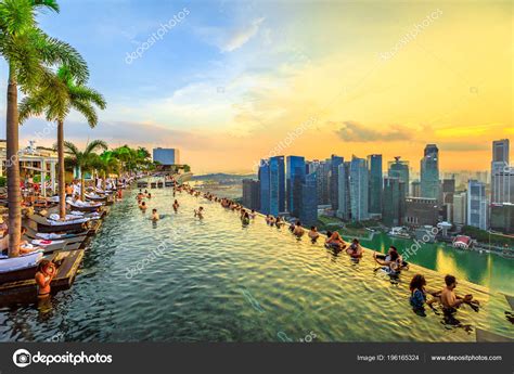 Infinity Pool Singapore – Stock Editorial Photo © bennymarty #196165324