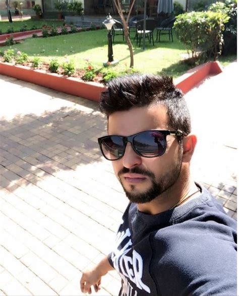 Suresh Raina Biography | Wiki | Age | Height | Spouse | Career | Education