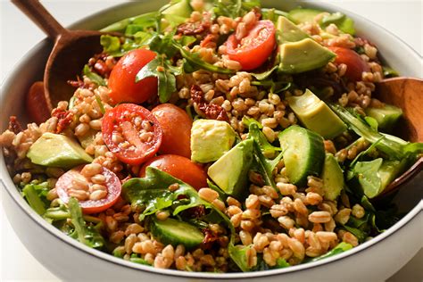 Mediterranean Barley Salad - Bravabod