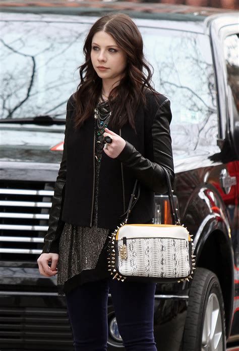 MICHELLE TRACHTENBERG on the Gossip Girl Set in New York - HawtCelebs