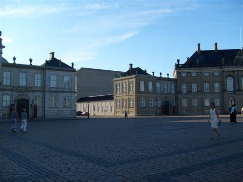 Amalienborg Palace - Denmark - Castles Wallpaper (1915005) - Fanpop