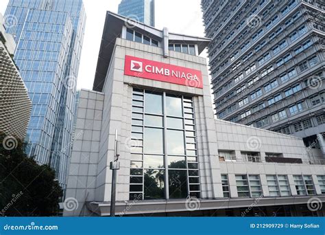 Bank CIMB Niaga building editorial stock image. Image of indonesian - 212909729