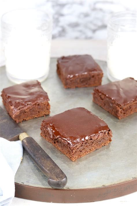 Chocolate Glazed Brownies {Easy Recipe} - Miss in the Kitchen | Chocolate glaze, Brownies easy ...